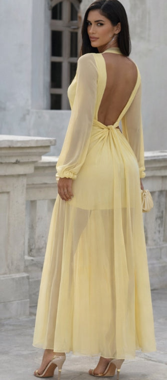 דגם ניצן - שמלת חופש נשפכת עם חיתוכי צד חשופים