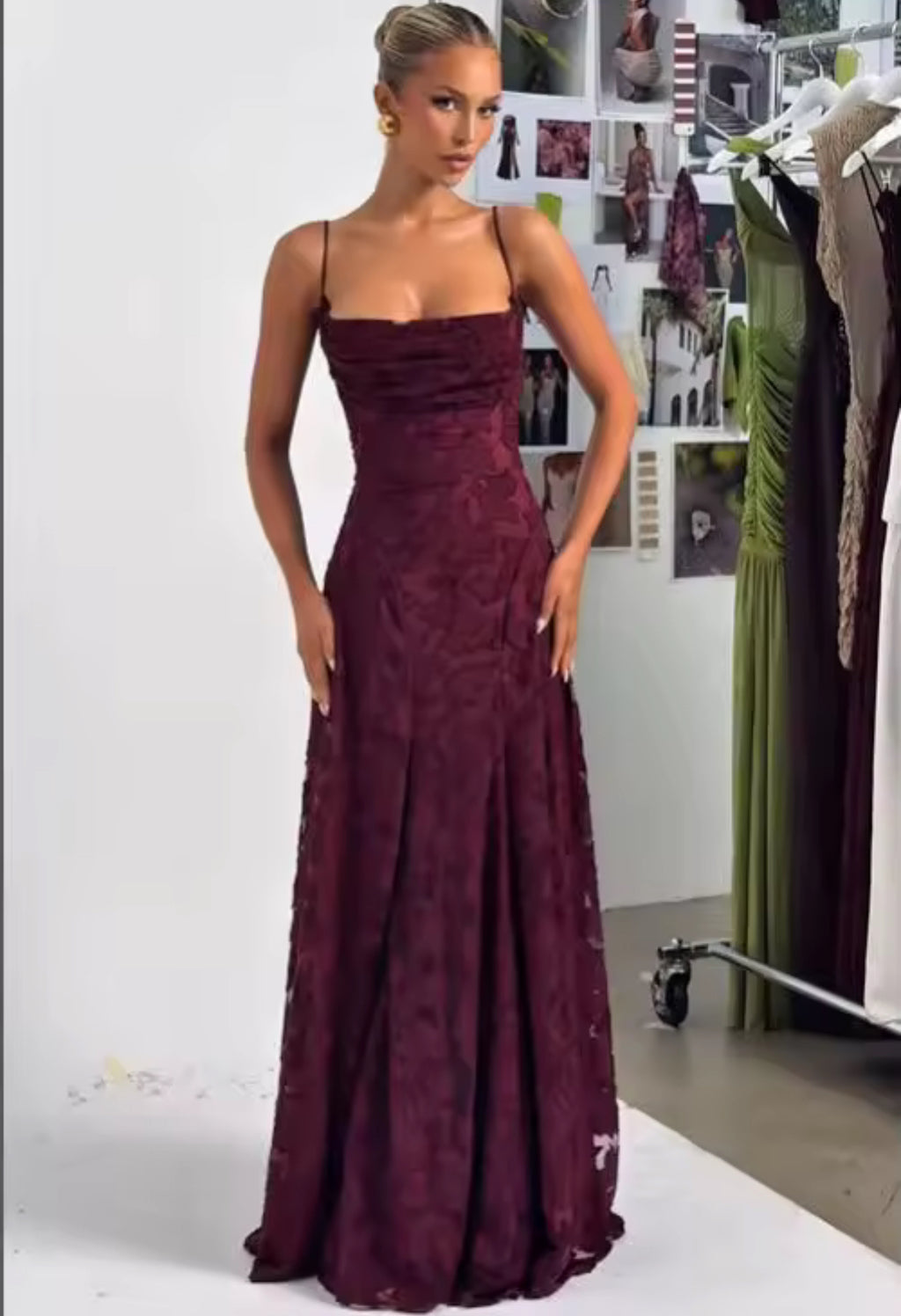 שמלת מקסי אופל – גב פתוח ונפילה רכה