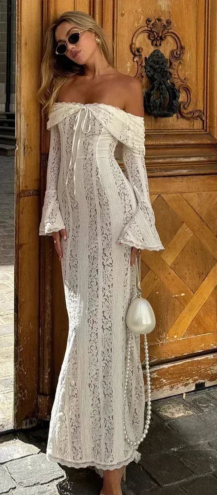 שמלת קלואי – אלגנטיות חושנית ומלאת נוכחות