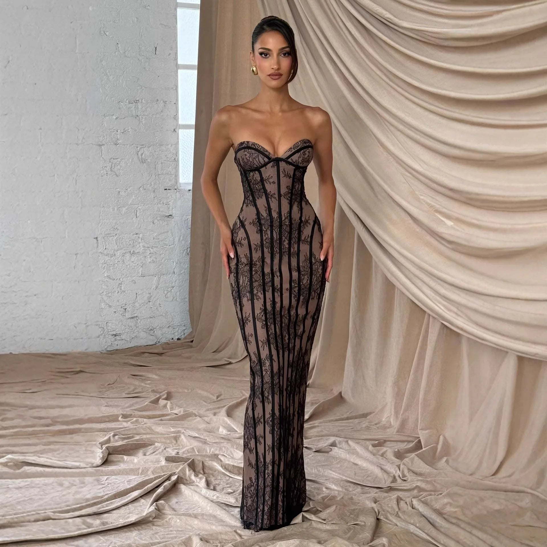 דגם אילה - מקסי צמודה עם עיטורים