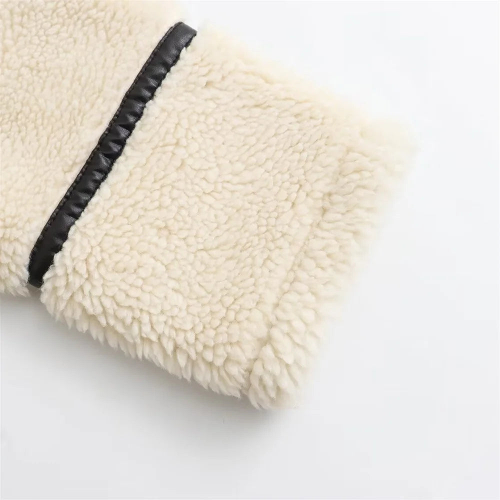 מעיל סיון – פרווה אלגנטית