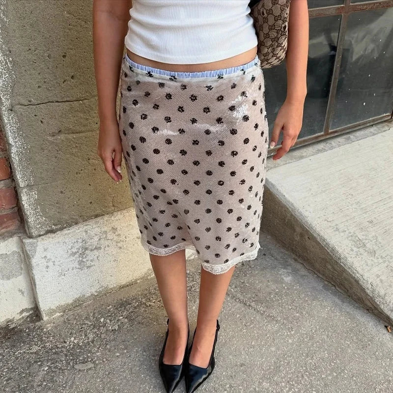 חצאית נקודות - עלמה