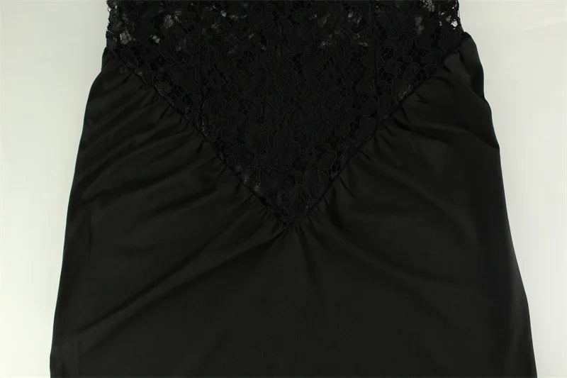 דגם סלינה  – שמלת הולטר מחטבת ללוק בלתי נשכח