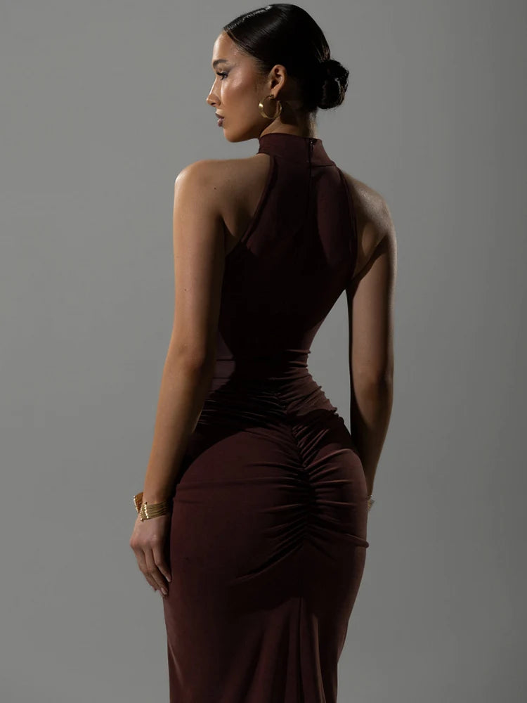 דגם זוהר - שמלת מקסי צווארון הולטר עם שסע קדמי בגזרה מחטבת