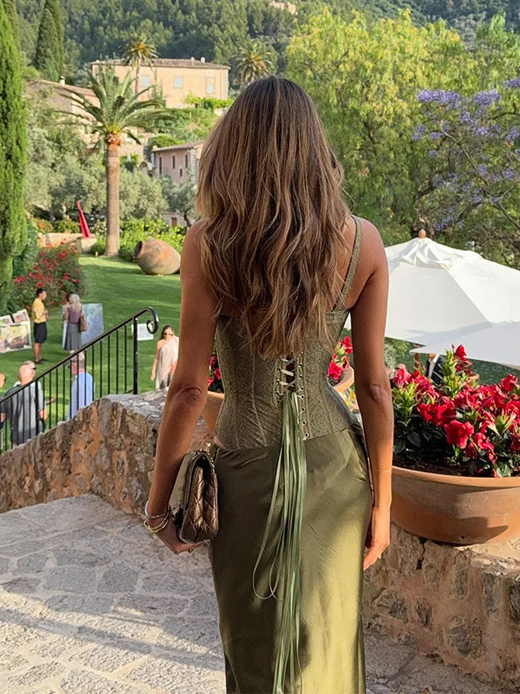 דגם סיוון - סט אלגנטי עם טוויסט נשי וסקסי במיוחד