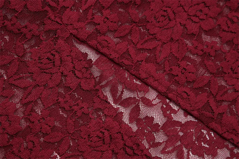 דגם לאו -מקסי צווארון גבוה עם עיטורים