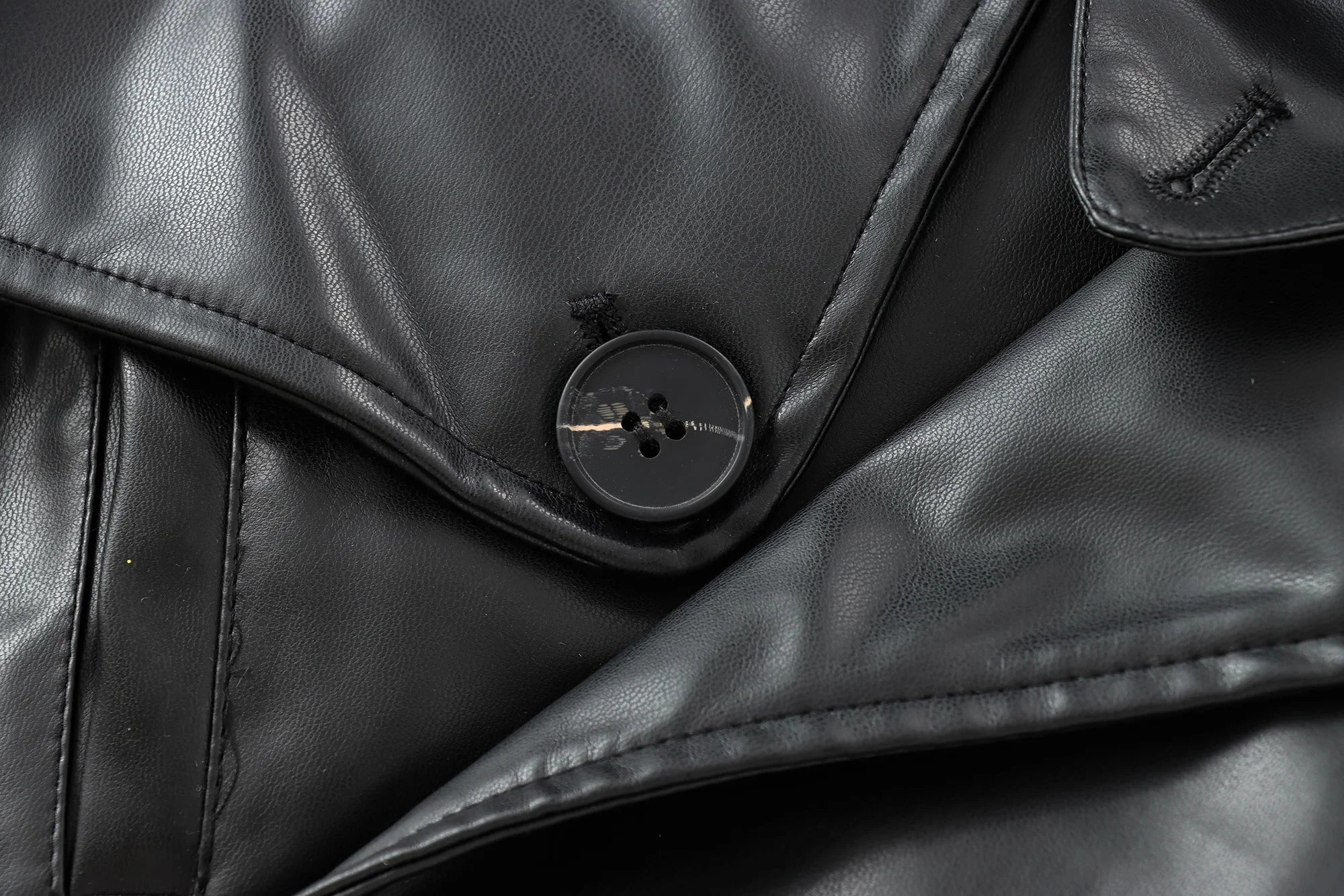 ג׳קט מיקה – עור אלגנטי