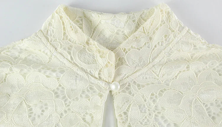 דגם מורן  – שמלת מיני תחרה עם שרוולים מחבקים