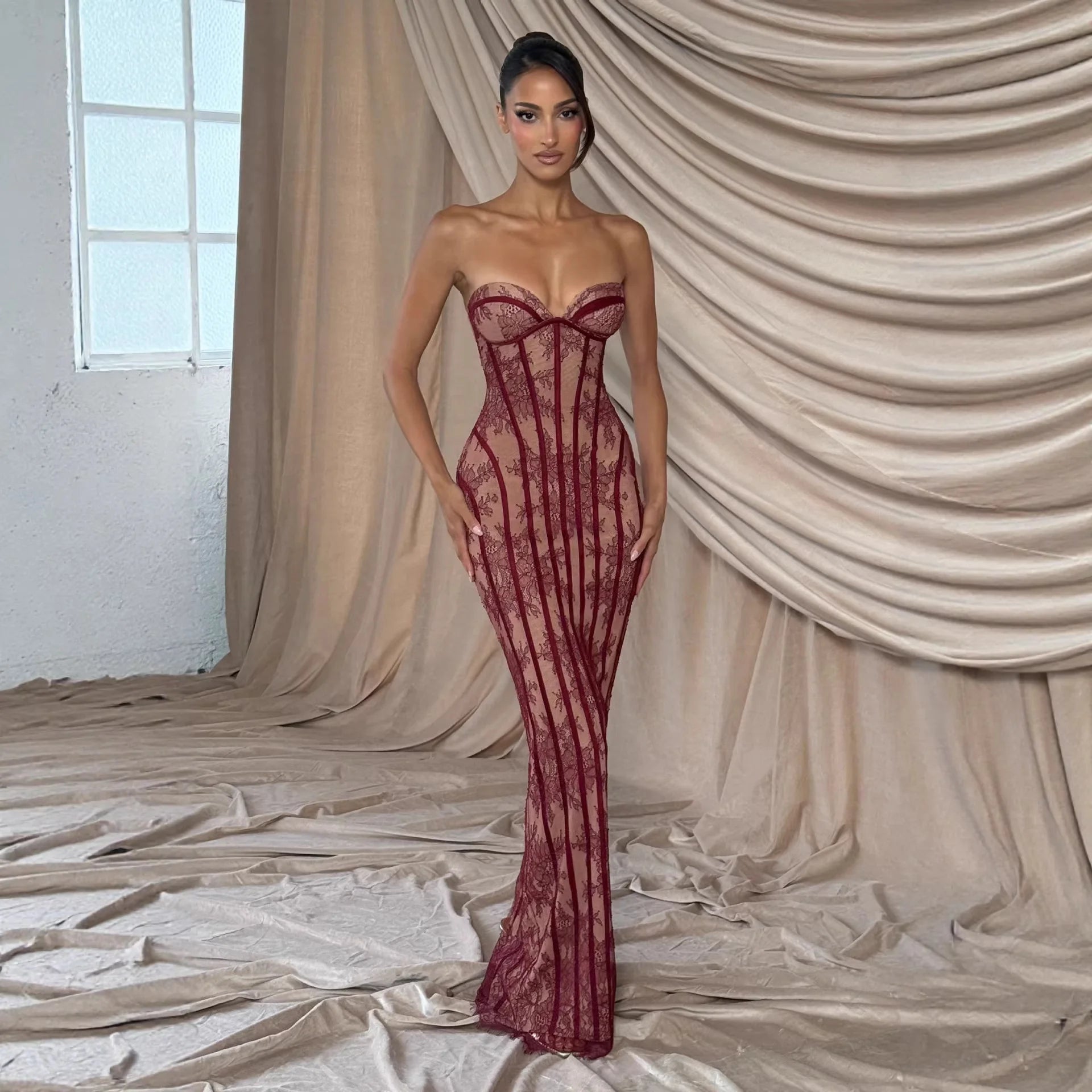 דגם אילה - מקסי צמודה עם עיטורים