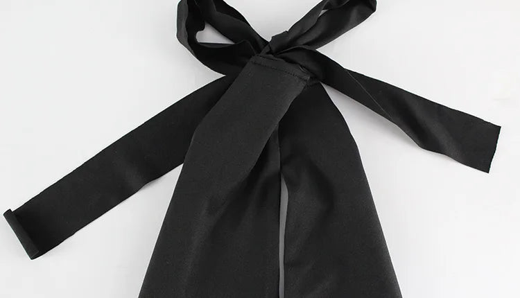 שמלת מקסי ולנסיה – מחשוף עמוק ונפילה אלגנטית