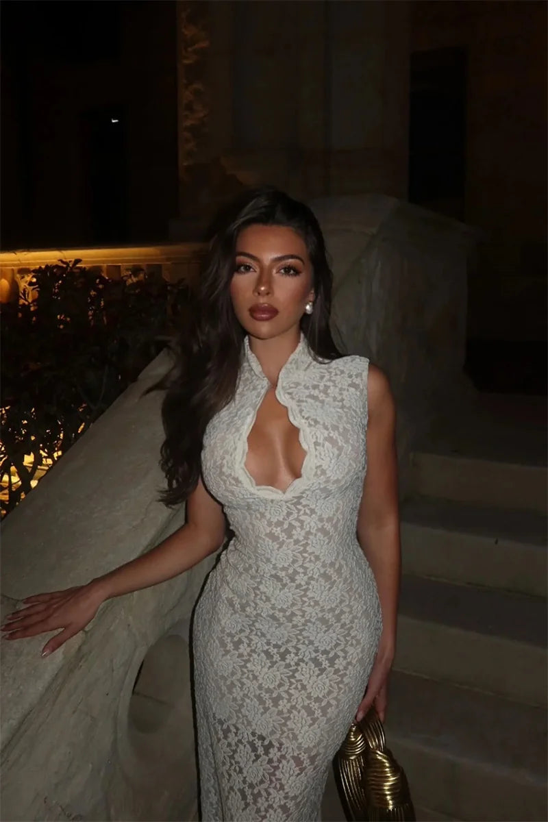 דגם לאו -מקסי צווארון גבוה עם עיטורים