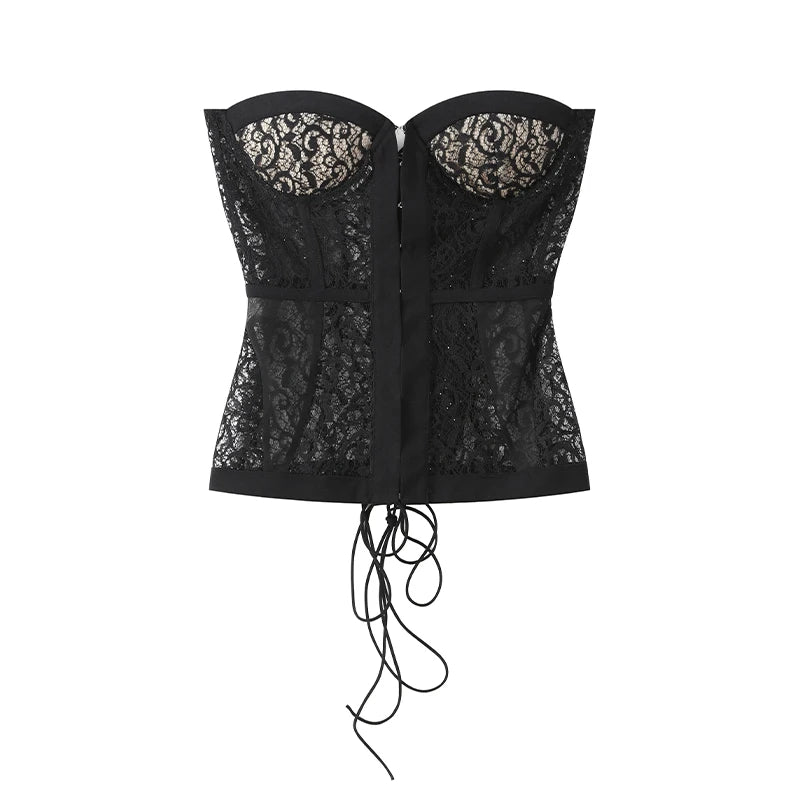 דגם יעל - מחוך תחרה שחור מחטב עם הדגשה נשית