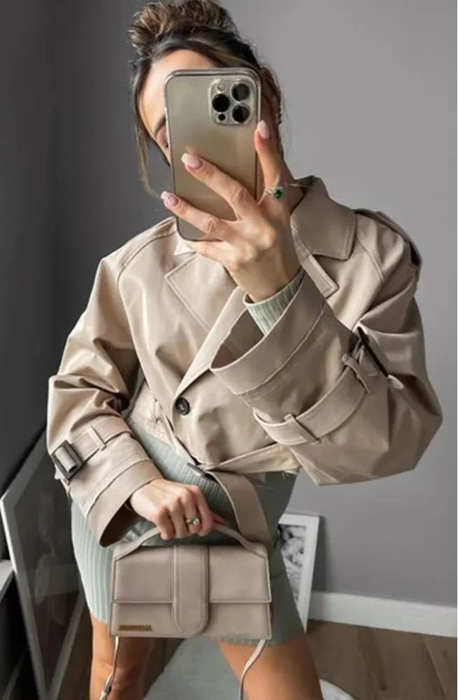 ג׳קט קרופ מחויט – אמילי