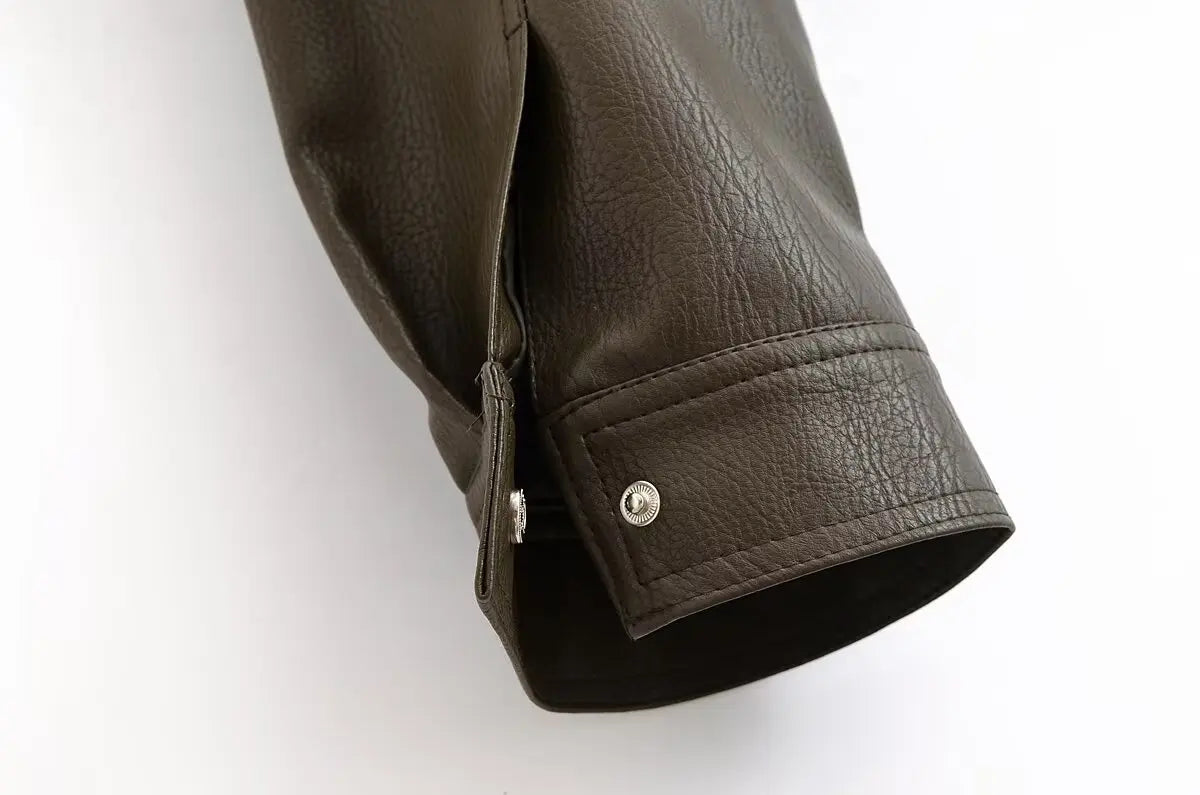 מעיל בומבר רוקסי – שילוב של כוח ועוצמה