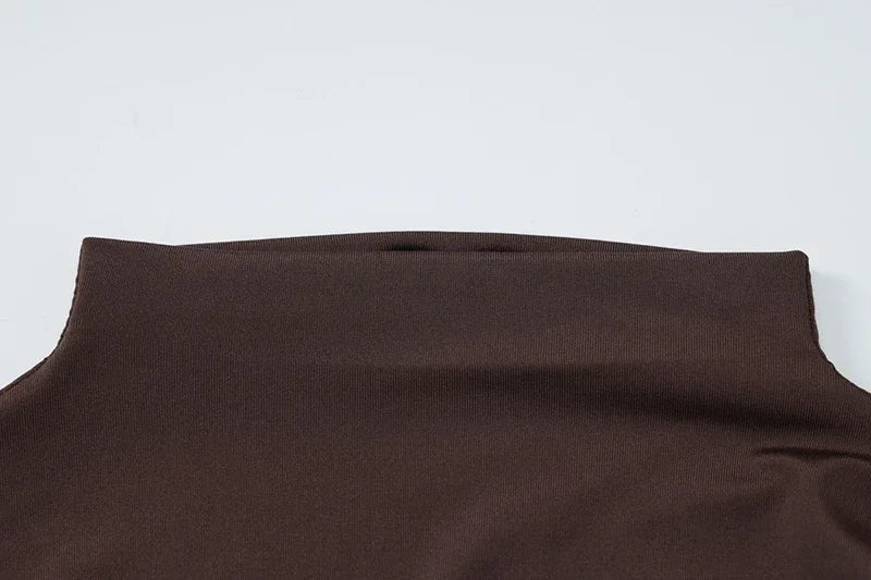 שמלת רינת – חיתוך מעוצב ומדויק