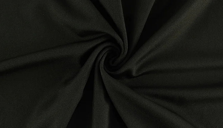 שמלת מקסי ולנסיה – מחשוף עמוק ונפילה אלגנטית