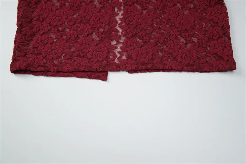 דגם לאו -מקסי צווארון גבוה עם עיטורים